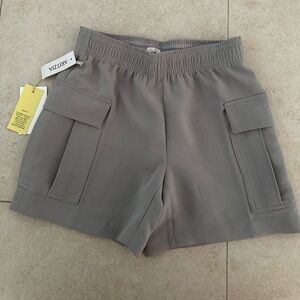 Aritzia Ashen Gray Women's Cargo Shorts